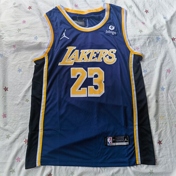 Los Angeles Lakers LeBron James No. 23 jersey - Picture 1 of 7